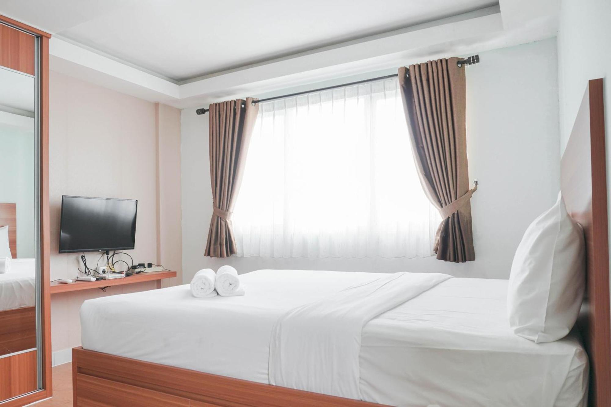 Homey Elegant At Amethyst By Travelio Apartment
