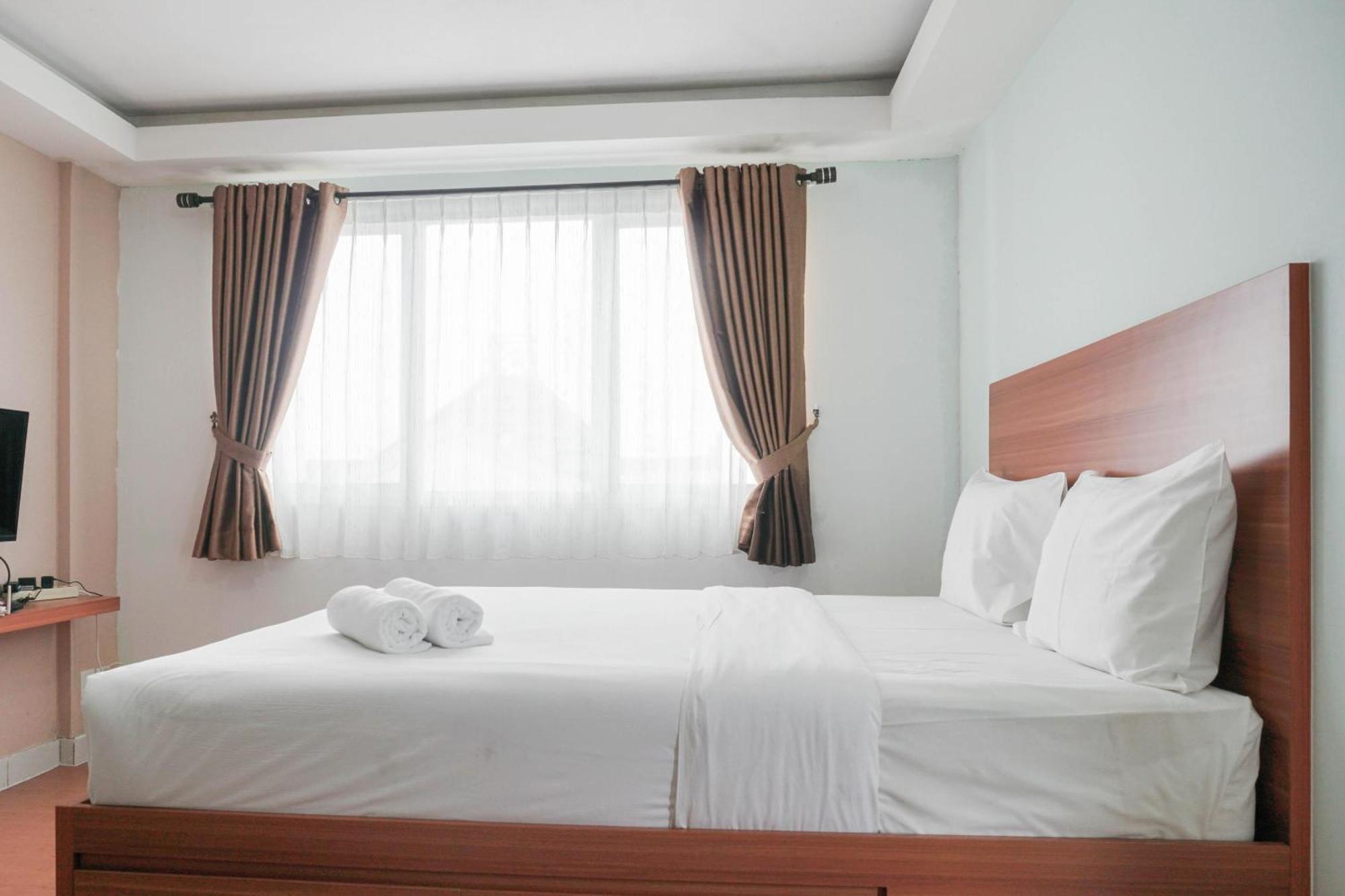 Homey Elegant At Amethyst By Travelio Apartment Jakarta